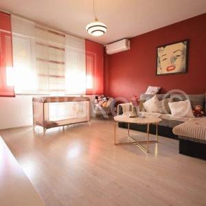 Split, Bol, dvosoban stan 55 m2 na 4.katu 