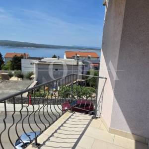 Stan Crikvenica 36 m² – pogled na more, lođa, top lokacija Duga