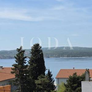 Stan Crikvenica 36 m² – pogled na more, lođa, top lokacija Duga