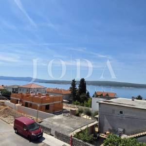 Stan Crikvenica 36 m² – pogled na more, lođa, top lokacija Duga