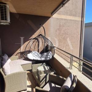 Stan Crikvenica, 71 m², mirna lokacija, parking – turistički potencijal