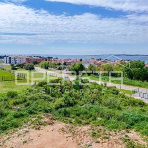 Stan s pogledom na more i galerijom – Medulin (300m od plaže, 77,76m2)