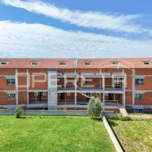 Stan s pogledom na more i galerijom – Medulin (300m od plaže, 82,94 m2)