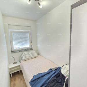 Stan s vrtom i parkirnim mjestom, blizina Pule 4 km.