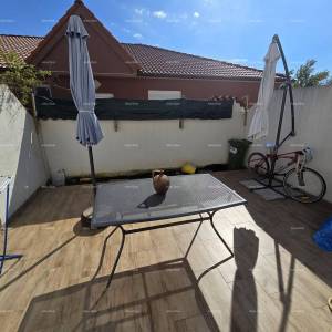 Stan s vrtom i parkirnim mjestom, blizina Pule 4 km.