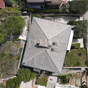 Stan sa garažom 200m od mora