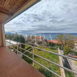 Stan sa garažom 200m od mora