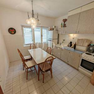 Stan sa garažom 200m od mora