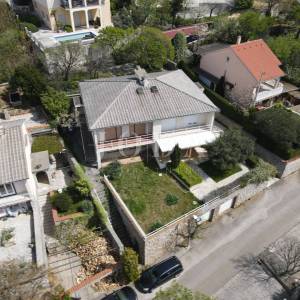 Stan sa garažom 200m od mora