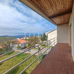 Stan sa garažom 200m od mora