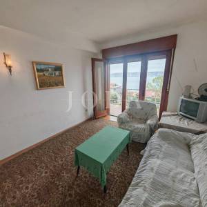 Stan sa garažom 200m od mora