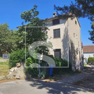 Stan u Banjolama - 4 spavaće sobe - 200 m od mora