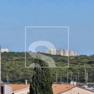 Stan u Banjolama - 4 spavaće sobe - 200 m od mora