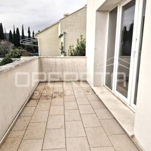 Stan u manjoj stambenoj zgradi s vrtom – Sv Antun, Korčula