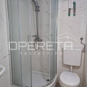 Stan u manjoj stambenoj zgradi s vrtom – Sv Antun, Korčula