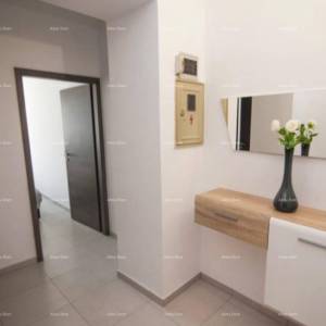 Stan u prizemlju! Centar Pule! Zadarska ulica.