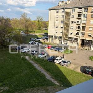 STAN, VOLOVČICA, NAJAM. Iznajmljuje se uredan i opremljan stan na 3 katu neboder