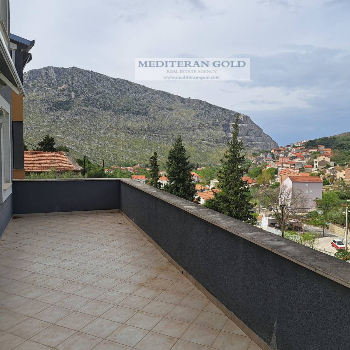 Stan: Žrnovnica, 93.00 m², dugoročni najam