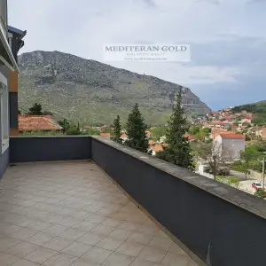 Stan: Žrnovnica, 93.00 m², dugoročni najam