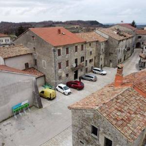 Stara vila za renoviranje u Gračišću