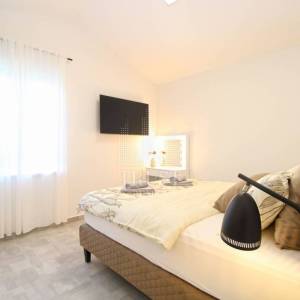 Štinjan, NOVA kuća s bazenom blizu mora