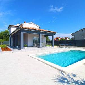 Štinjan, NOVA kuća s bazenom blizu mora