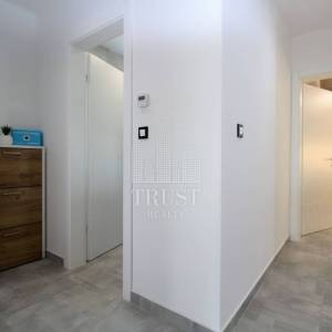 Štinjan, NOVA kuća s bazenom blizu mora