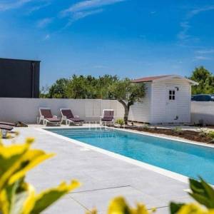 Svetvinčenat - okolica, NOVA vila sa bazenom