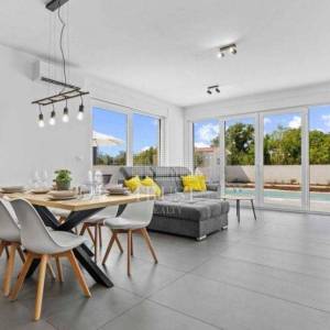 Svetvinčenat - okolica, NOVA vila sa bazenom