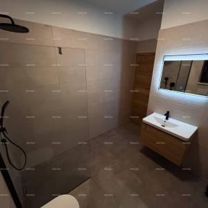 Top lokacija, Pomer! Moderna katnica sa bazenom i jaccuzi-jem!