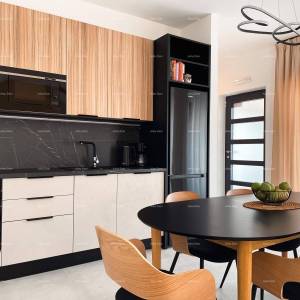 Top lokacija, Pomer! Moderna katnica sa bazenom i jaccuzi-jem!