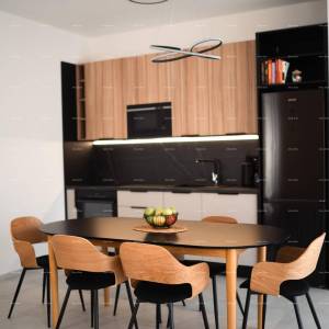 Top lokacija, Pomer! Moderna katnica sa bazenom i jaccuzi-jem!