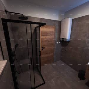 Top lokacija, Pomer! Moderna katnica sa bazenom i jaccuzi-jem!