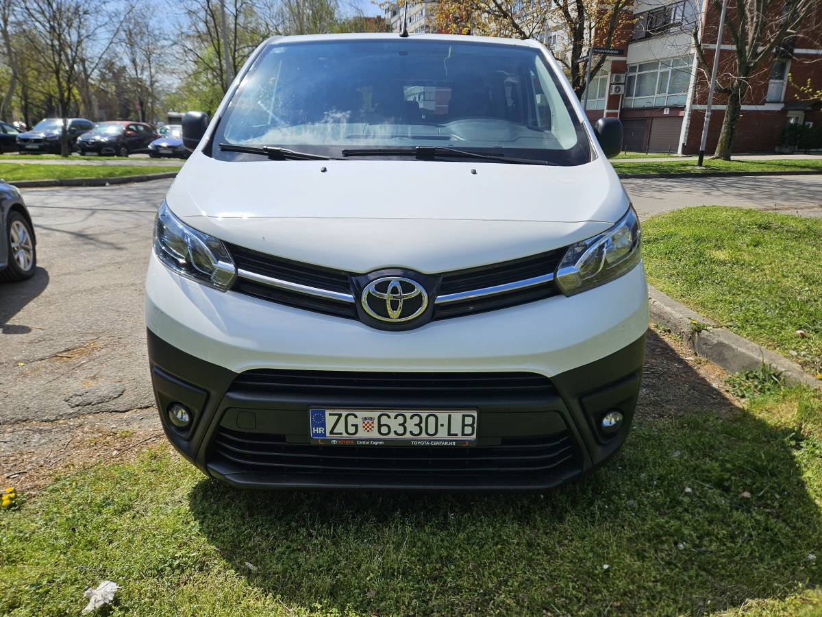 Toyota kombi,  mog ,zamjena, PRILIKA  !!!