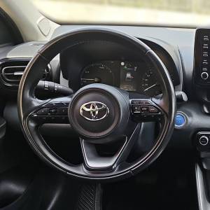 Toyota Yaris 1.5 HSD HB 5D E-CVT SOL