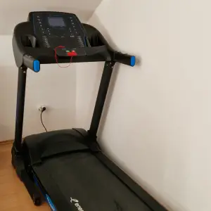 Traka za trčanje Energetics PR 7000 HRC-u odličnom stanju!