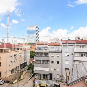 TRAŽENA LOKACIJA! KVALITETNA GRADNJA!