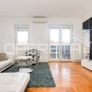 TRAŽENA LOKACIJA! KVALITETNA GRADNJA!