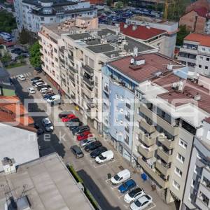 TRAŽENA LOKACIJA! KVALITETNA GRADNJA!