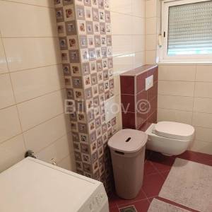 Trogir dugoročan najam 2 sobe parking