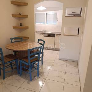 Trogir dugoročan najam 2 sobe parking