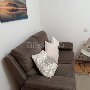 Trogir dugoročan najam 2 sobe parking