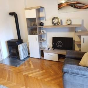 Trogir dugoročan najam 2 sobe parking