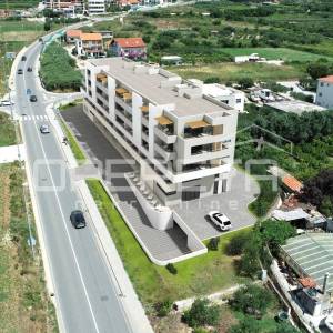 Trogir, trosoban stan S12 u modernoj novogradnji, 90,20 m²