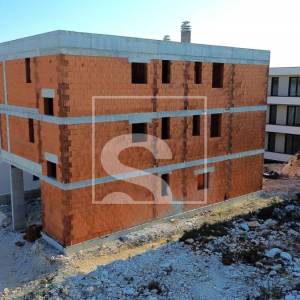 Trosoban stan, novogradnja, Pješčana uvala - pogled na more, 400m od plaže