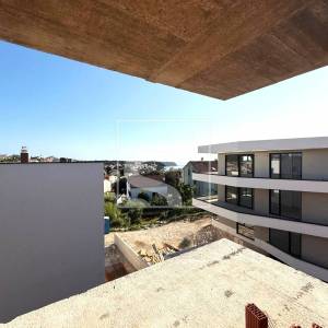 Trosoban stan, novogradnja, Pješčana uvala - pogled na more, 400m od plaže