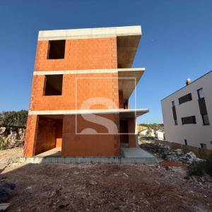 Trosoban stan, novogradnja, Pješčana uvala - pogled na more, 400m od plaže