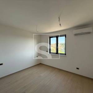 Trosoban stan, novogradnja, Pješčana uvala - pogled na more, 400m od plaže