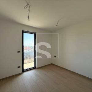 Trosoban stan, novogradnja, Pješčana uvala - pogled na more, 400m od plaže