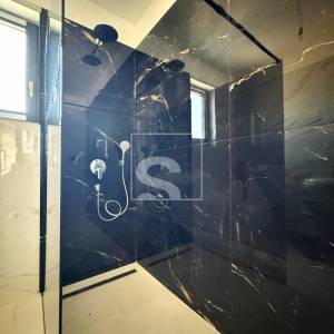 Trosoban stan, novogradnja, Pješčana uvala - pogled na more, 400m od plaže